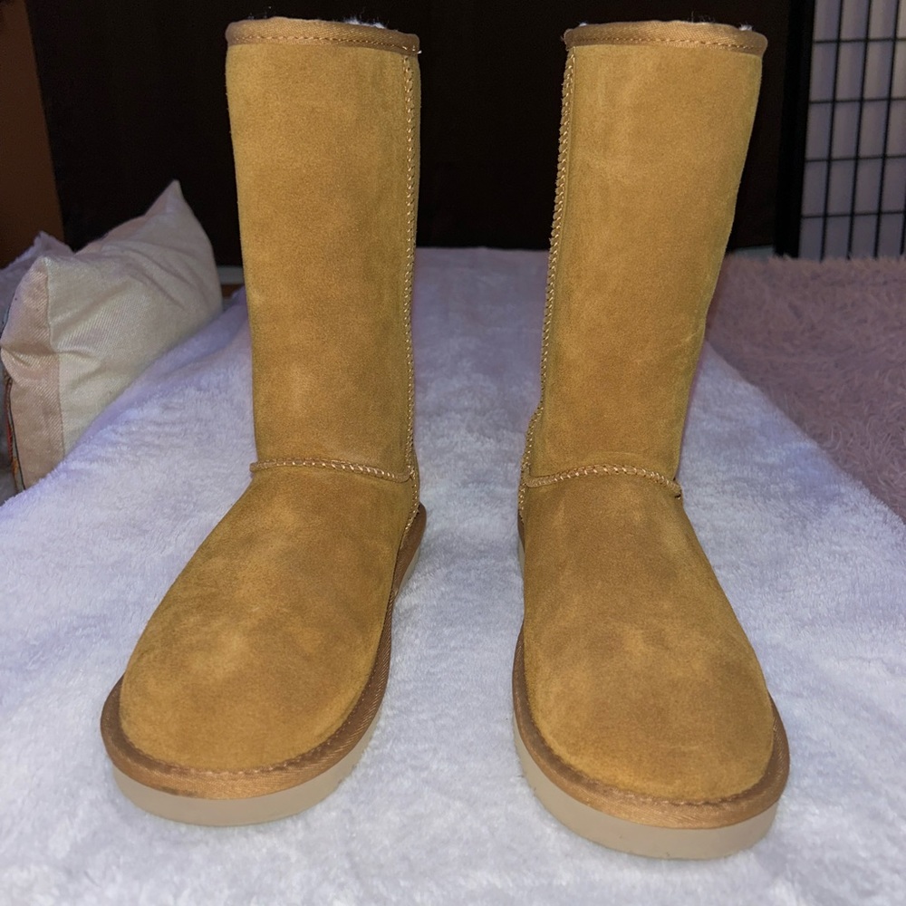 BRAND NEW Uggs Koolabura